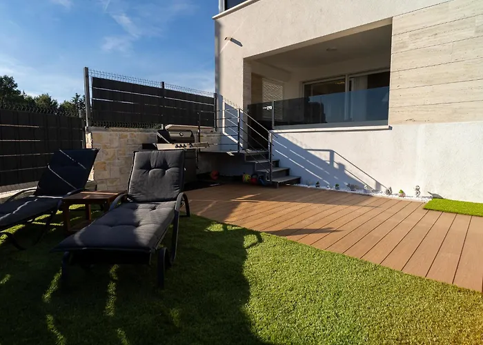 S5 By Belmont Realty Apartment