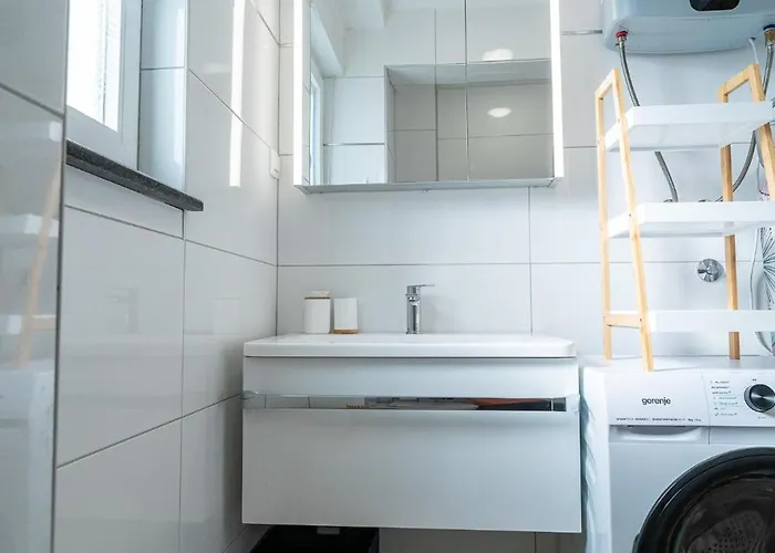 S5 By Belmont Realty Apartment