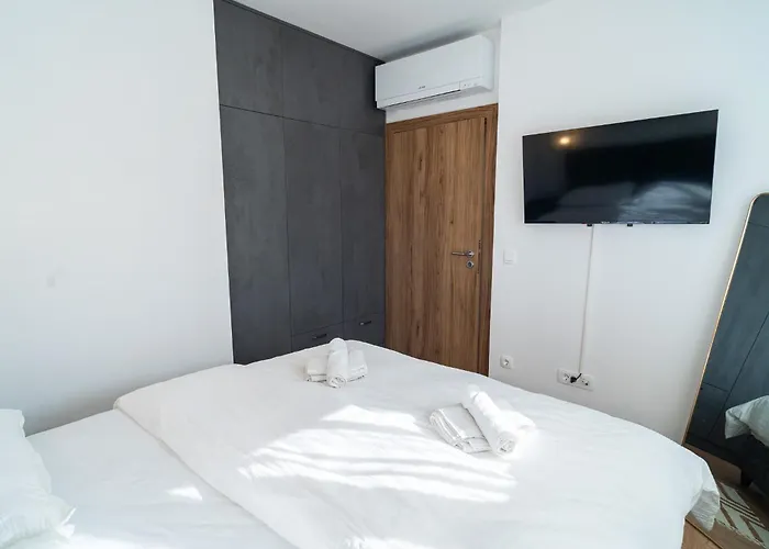 Apartment S5 By Belmont Realty *