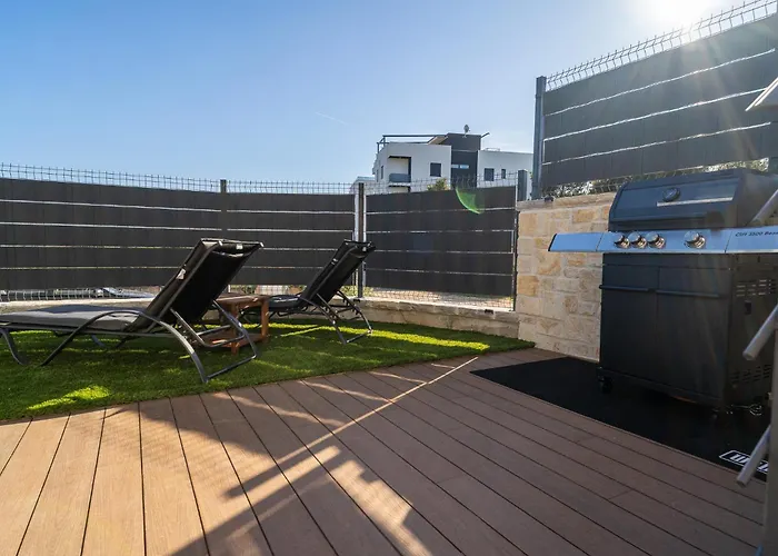 S5 By Belmont Realty Apartment *