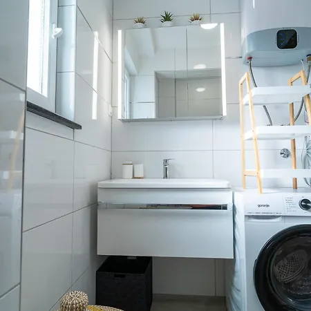 S5 By Belmont Realty Apartment