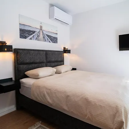 S5 By Belmont Realty זאדאר