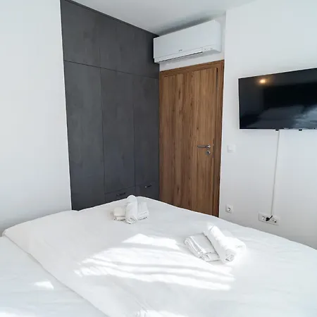 Apartment S5 By Belmont Realty *